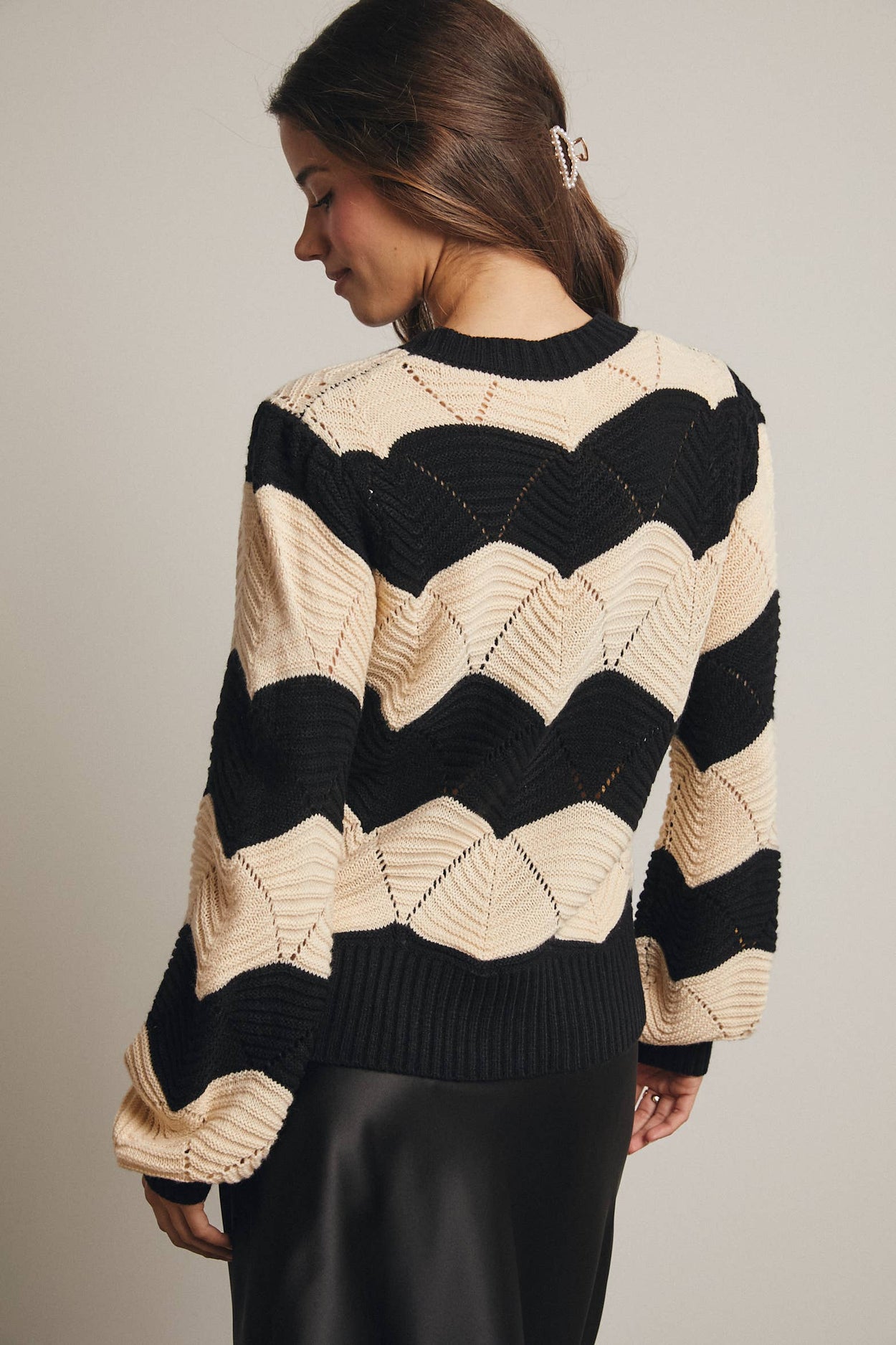 Black Wave Knit Chevron Pullover