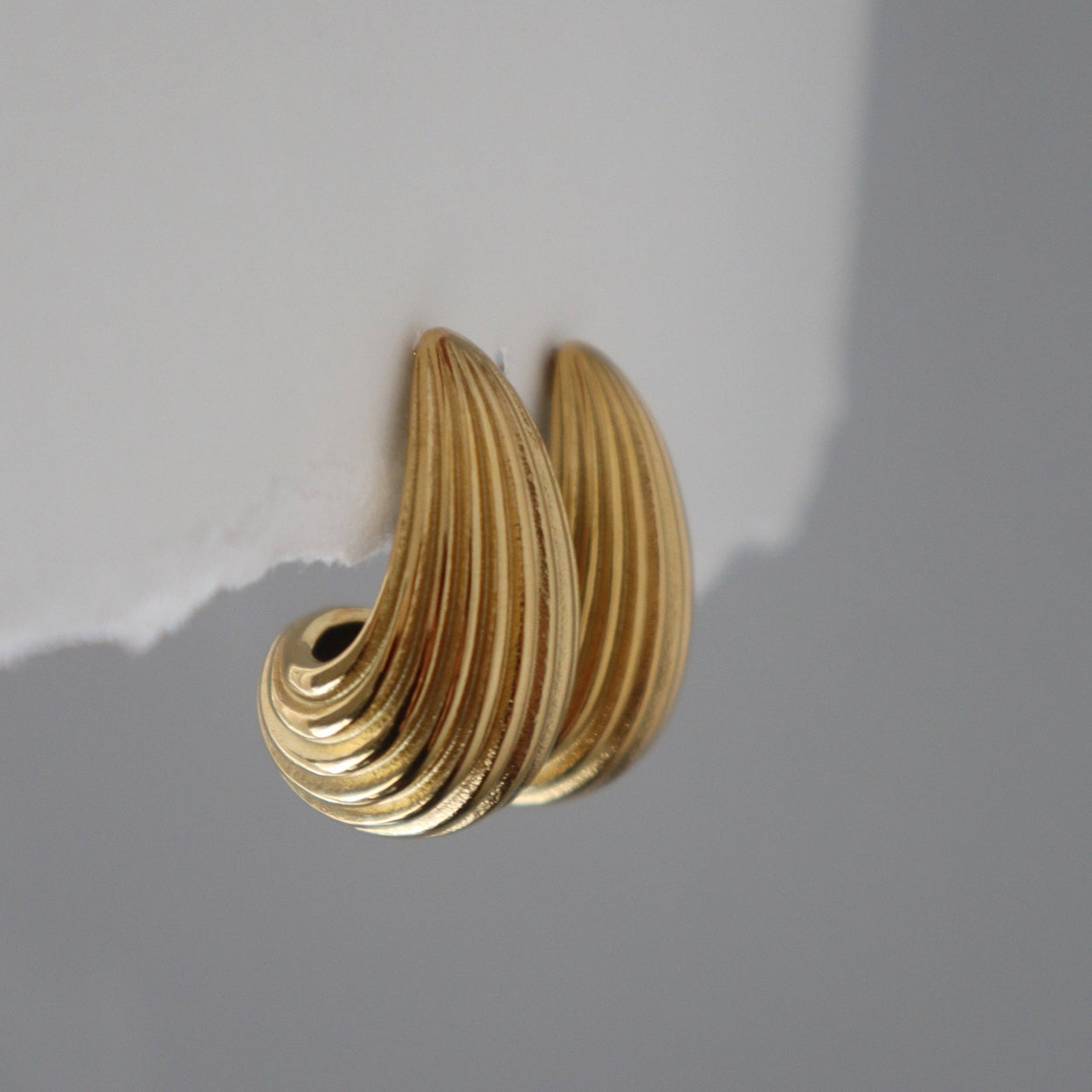 Ribbed Drop Earrings