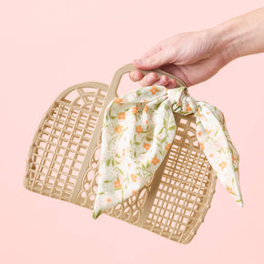 So-Jelly Basket With Scarf