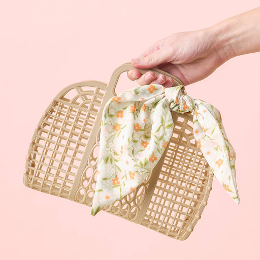 So-Jelly Basket With Scarf