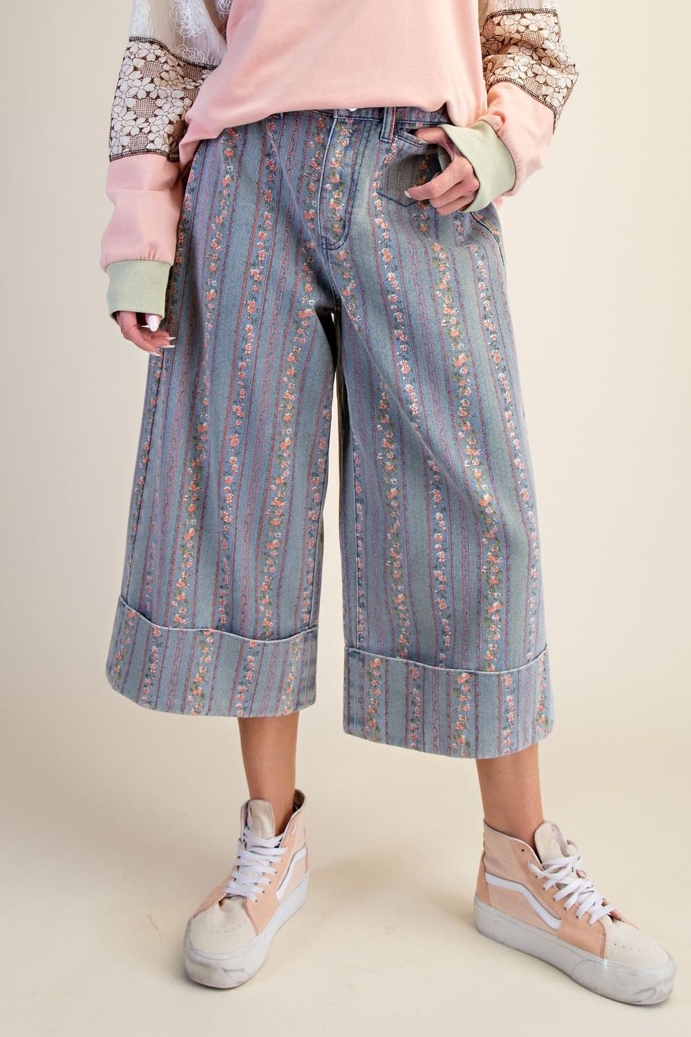 Washed Denim Floral Print Capri Pants