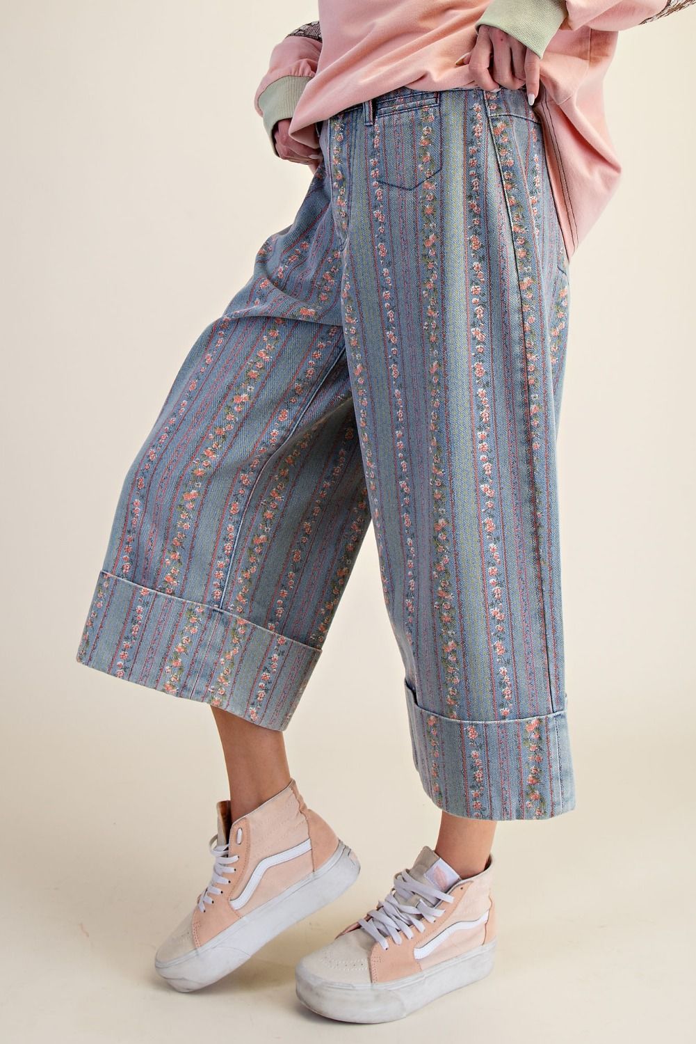 Washed Denim Floral Print Capri Pants